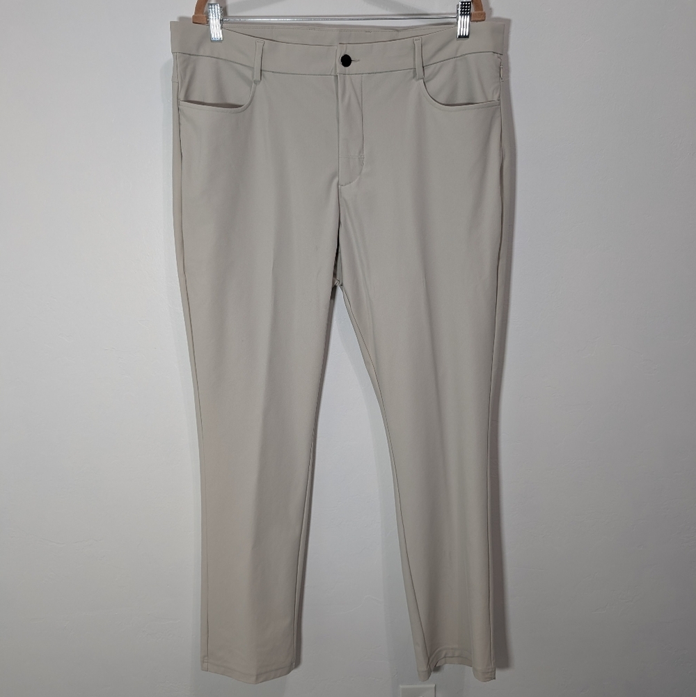 Old Navy Men's Active Tech Hybrid Beige Slim Stretch Lightweight Size 38x32